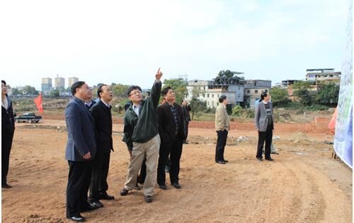 中渡口至瓷都大橋棚戶區(qū)改造、天主教堂保護(hù)性修繕現(xiàn)場調(diào)度會