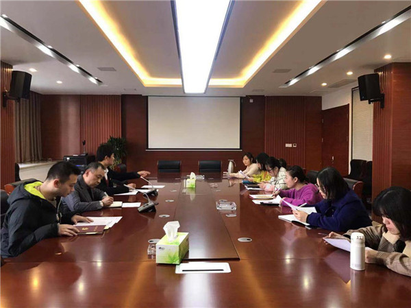 市古鎮(zhèn)公司掀起學(xué)習(xí)黃群、宋月才等四名同志先進(jìn)事跡的熱潮