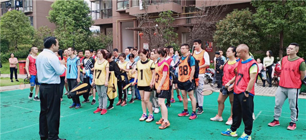 濃情中秋，歡度國慶——市古鎮(zhèn)投資公司舉辦古鎮(zhèn)天御羽毛球賽