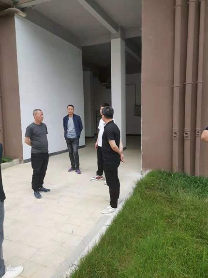 市古鎮(zhèn)投資公司領(lǐng)導(dǎo)檢查指導(dǎo)古鎮(zhèn)天御小區(qū)二期品質(zhì)提升工程項目建設(shè)工作