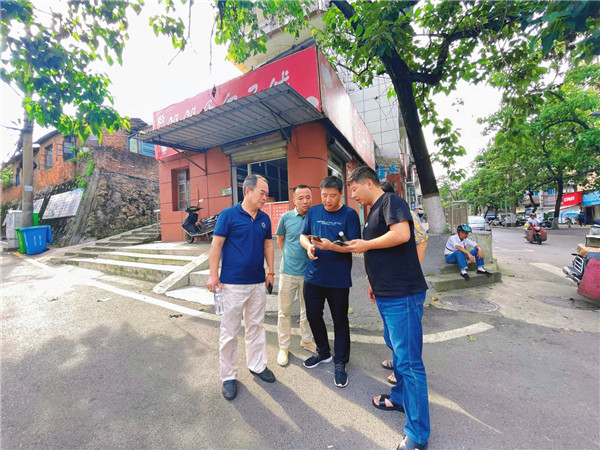 市古鎮(zhèn)公司聯(lián)合規(guī)劃局實(shí)地調(diào)研城區(qū)停車場項目選址工作