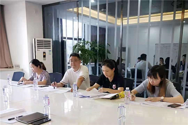 市國資委到市古鎮(zhèn)投資公司調(diào)研經(jīng)濟運行情況