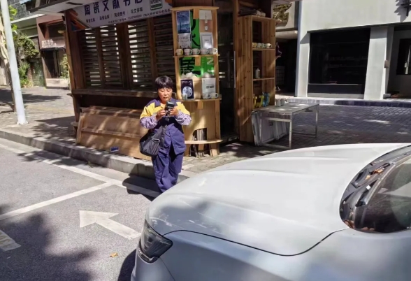 不懼高溫 “熱”力十足！致敬高溫下堅(jiān)守崗位的古鎮(zhèn)工作者（一）